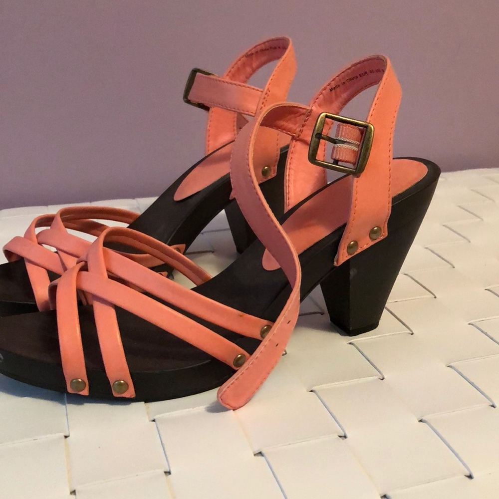 Heels - Picture 2 of 4